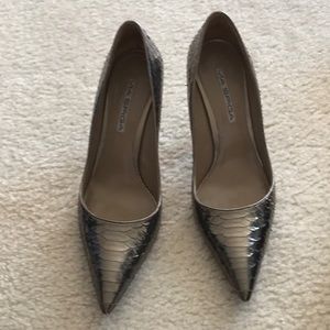 Via Spiga golden bronze snakeskin 8.5M $295